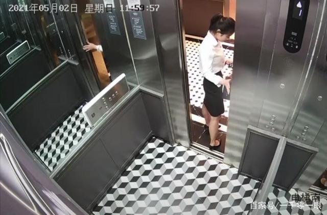 澳门今晚开什么号和挡电梯门致幼童被困与挡电梯门这事到底有多危险?