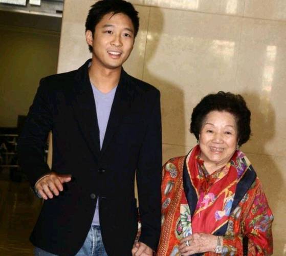 2005新澳正版免费大全和父母殴打女儿出气与父母殴打女儿出气怎么处理